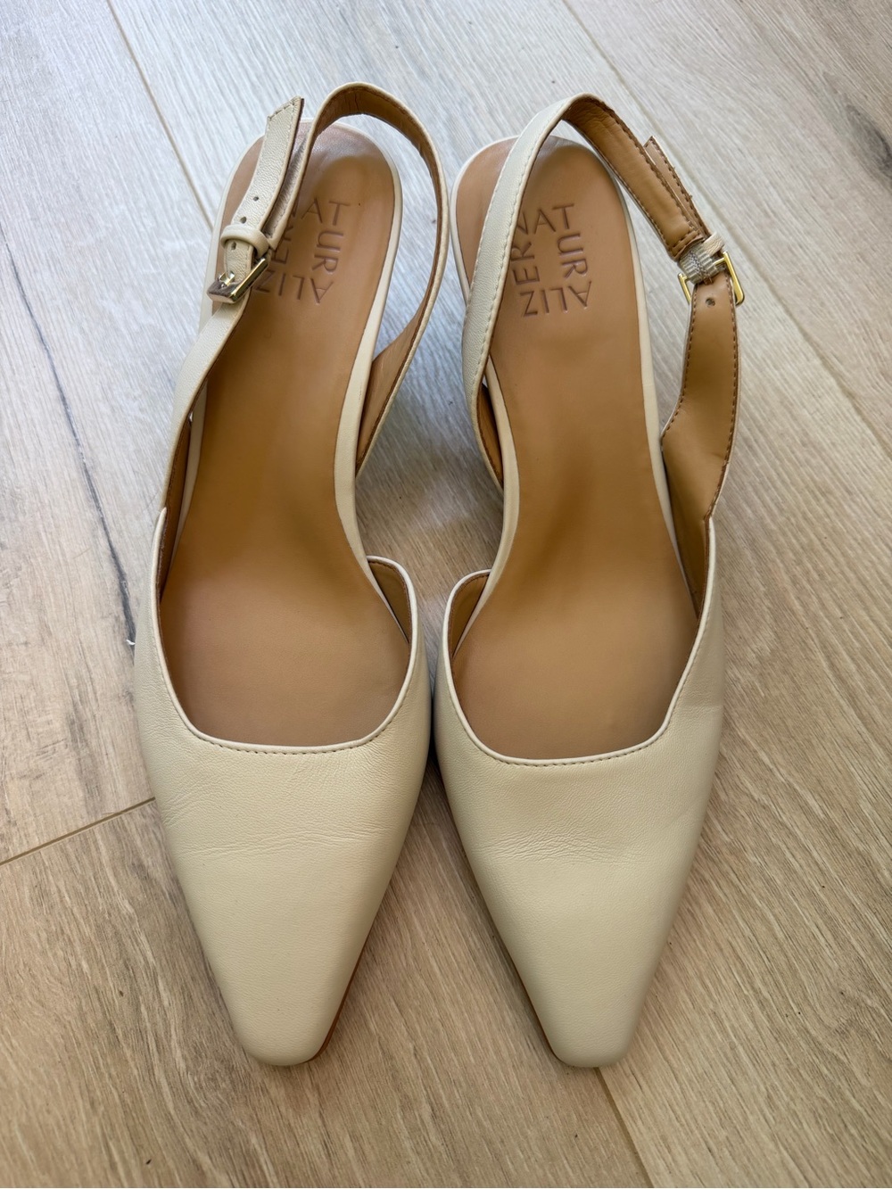Naturalizer Dalary pointed toe sling back, warm white leather, size 9